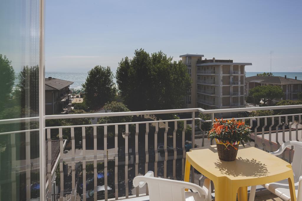 Acapulco Beach Lido di Jesolo Bagian luar foto
