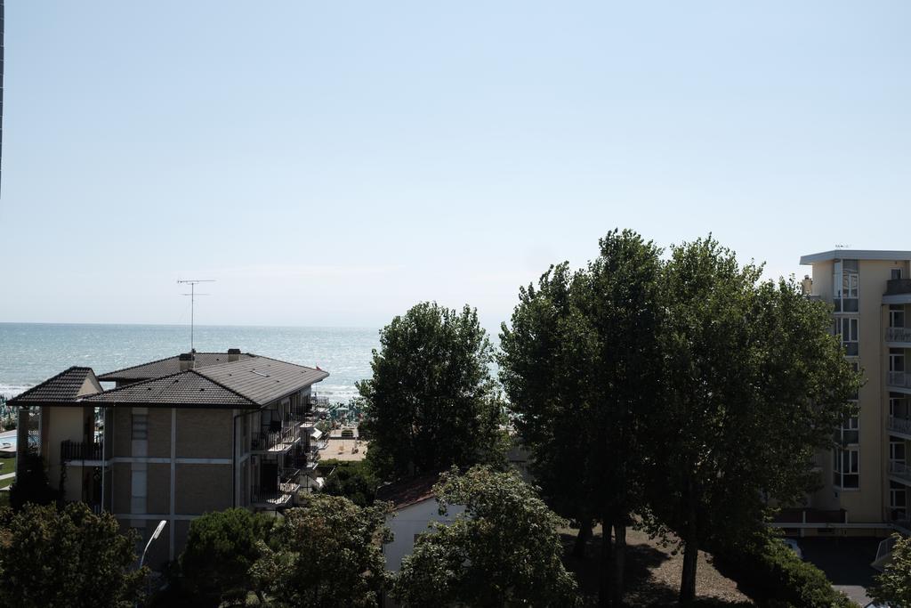 Acapulco Beach Lido di Jesolo Bagian luar foto